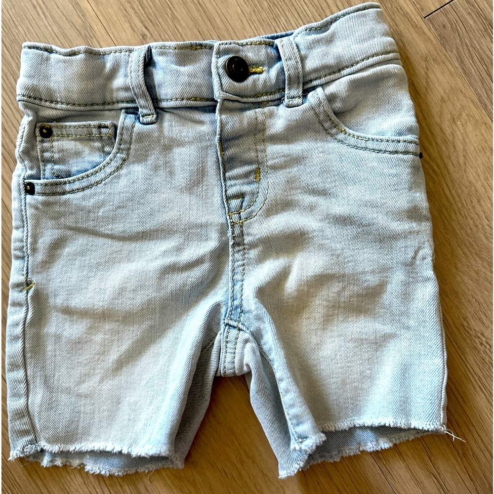 ✏️Cat and Jack Rip Jeans Shorts 18months✏️